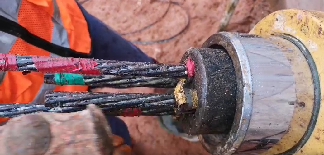 Prepare the anchor cable before tensioning